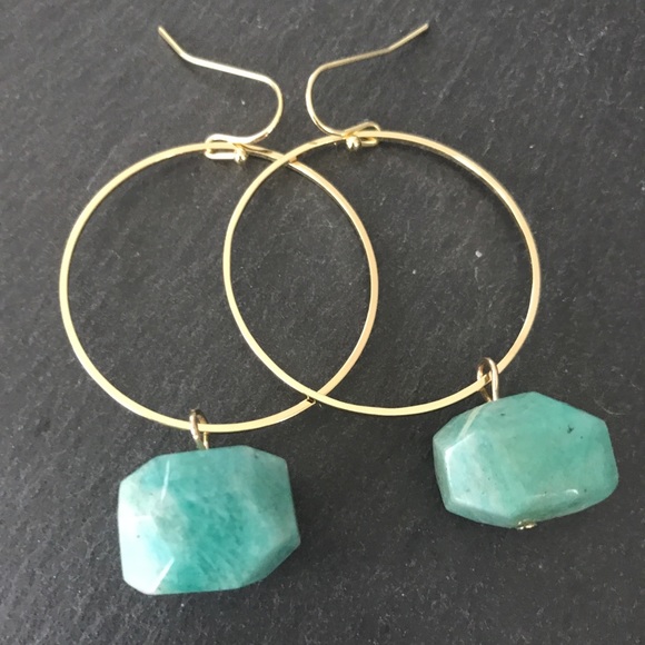 Gold toned hoop earrings with Aventurine - Picture 3 of 8